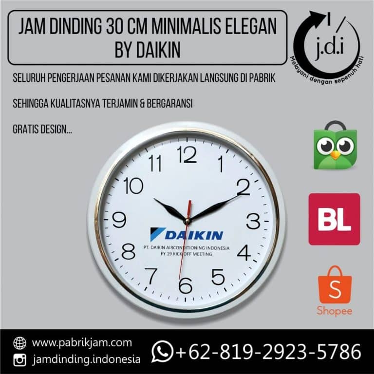 Closeup Jam Dinding Promosi Daikin 30cm Putih Chrome elegan untuk souvenir perusahaan, produksi custom oleh https://pabrikjam.com.