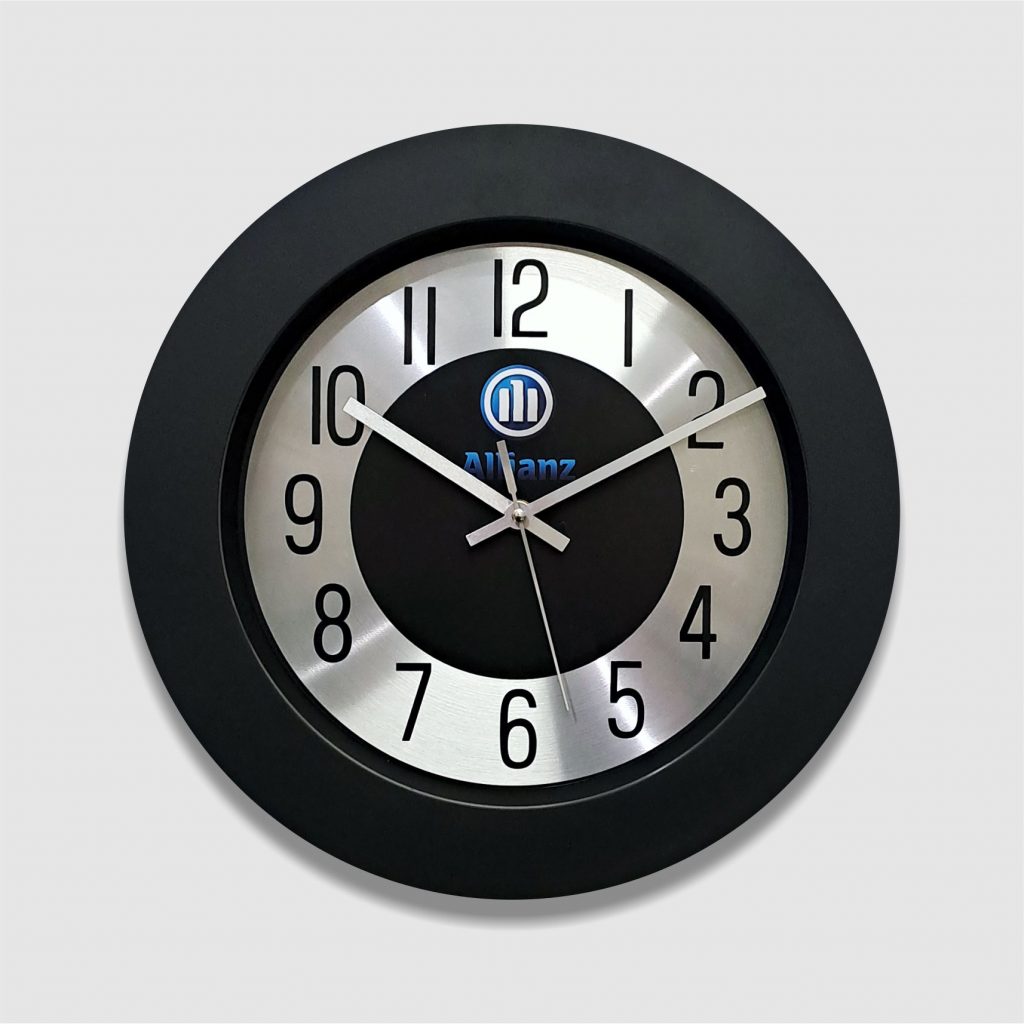 Hasil akhir Cetak Jam Dinding Allianz 33cm Metal berkualitas tinggi dari https://pabrikjam.com untuk kebutuhan souvenir promosi.