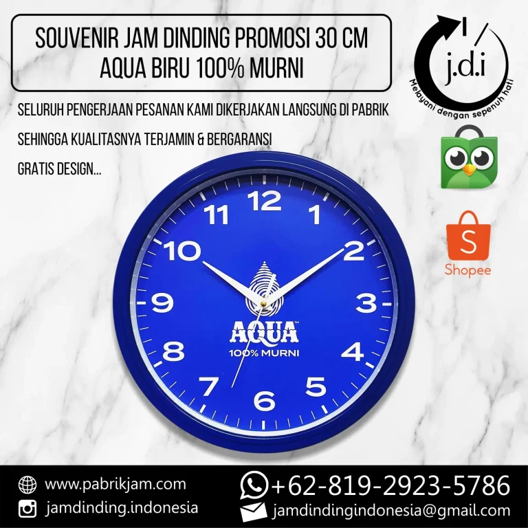 Jam Dinding aqua biru https://pabrikjam.com untuk branding perusahaan. Souvenir promosi logo Aqua warna biru ukuran 30cm.